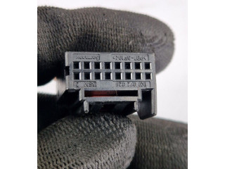 Зеркало электрическое Audi A1 2010 - 2018 года