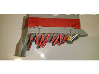 Блок предохранителей 9162439   Volvo XC90    