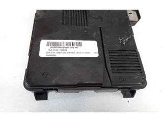 Блок предохранителей 8200306032C   Mercedes-Benz A W169    