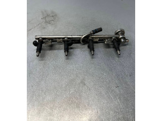 Топливная рампа 058133681, 058133681   Audi A3 S3 8L  