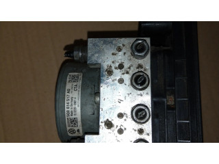 Блок АБС 5Q0614517AQ Skoda Octavia Mk3 (5E) 2013-2019 года