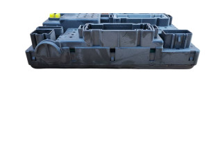 Блок предохранителей 8676391, 12217799 Volvo XC90