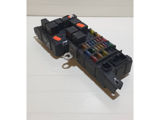 Блок предохранителей 8678449, 518828009 Volvo S60
