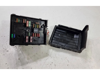   Pojistková skříňka 1K0937132G, 1K0937132F   Volkswagen Tiguan 2010