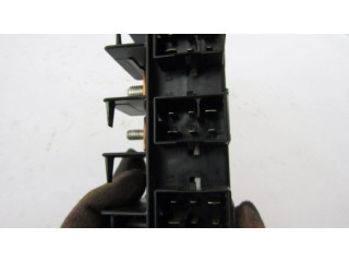 Блок предохранителей 8L0941822A   Audi A3 S3 8P    