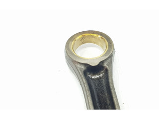 Шатун DGTE 03L105401A, 03L105401A    Skoda Karoq  