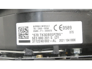 Подушка безопасности водителя 5E3880201S Skoda Octavia Mk4