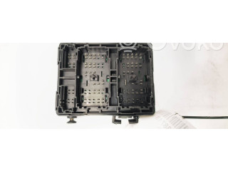 Блок предохранителей 15093837   Cadillac Escalade    