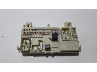 Блок предохранителей 30765471 Volvo C70