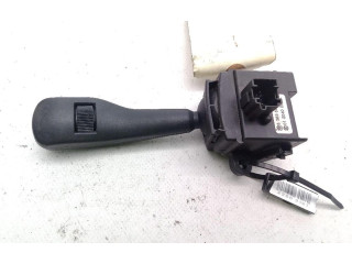 Ручка стеклоочистителей 8363669 Volkswagen Caddy