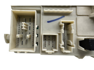 Блок предохранителей 31254317, 05131074   Volvo C30    