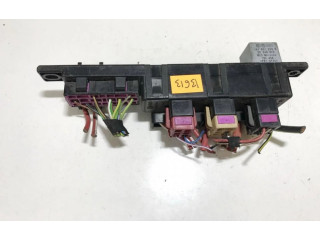 Блок предохранителей 8l0941822 Volkswagen Golf IV