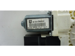 Топливная рампа 5277739, 0280155703   Chrysler Voyager 2.4 