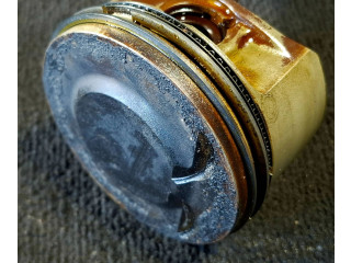 Поршень с шатуном Volvo S80