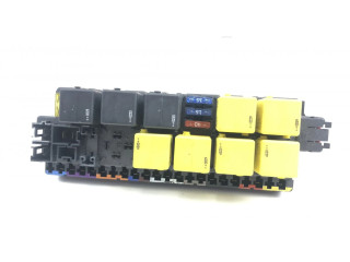 Pojistková skříňka 05045117, A2305454632 Mercedes-Benz SL R230 2002