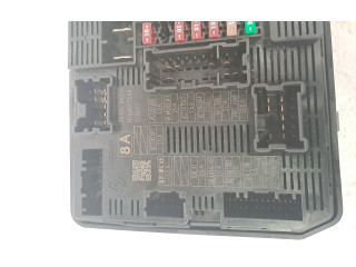 Блок предохранителей  284B64435R   Dacia Sandero III    