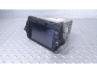 Радио/ проигрыватель CD/DVD / навигация