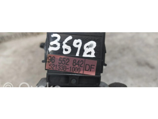 Ручка стеклоочистителей 96552842, 52133B1000   Chevrolet Nubira