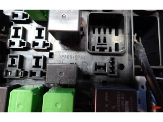 Блок предохранителей PR074-00000 Mitsubishi Outlander