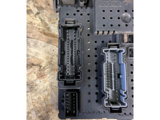 Блок предохранителей 28017881, 30728512 Volvo V70