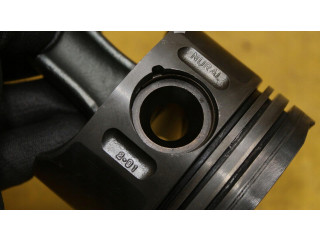 Píst Mercedes-Benz C W203