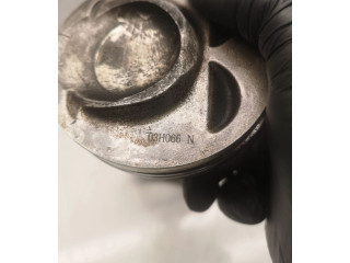  Поршень с шатуном Bwa 03H066N  Volkswagen PASSAT CC  