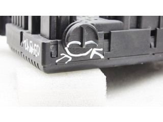 Блок предохранителей 8676391   Volvo V70    