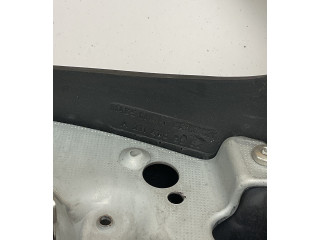 Pojistková skříňka Руль Mercedes-Benz E W211 2004