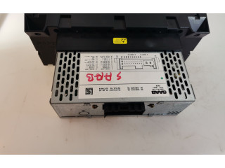 Радио/ проигрыватель CD/DVD / навигация