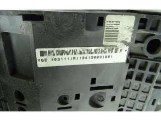 Блок предохранителей YQE103111 Rover 75