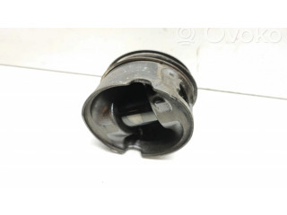 Píst 0840BB BMW 5 E60 E61 pro naftový motor 2.0