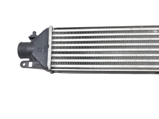 Интеркулер 50539340, 50532811 Alfa Romeo Giulietta