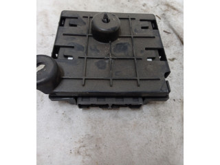 Ручка стеклоочистителей 13599065   Chevrolet Volt II