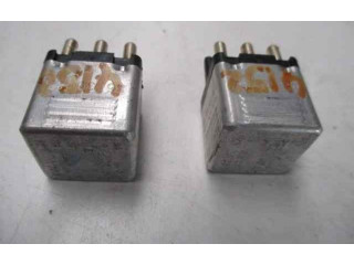 Pojistková skříňka Řídící jednotka BSM 015420219, 4RD00412200 Mrcedes-Benz E W124 1988