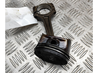 Píst 55571102 Opel Astra J A 14 XER