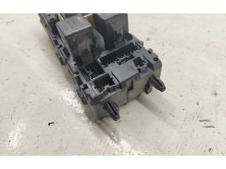 Pojistková skříňka 30889989 Volvo S40, V40 2000