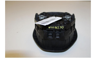 Подушка безопасности водителя 5E0880201B   Skoda Octavia Mk3 (5E)