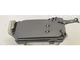 Pojistková skříňka A2045400024, A2045400082 Mercedes-Benz GLK (X204) 2012