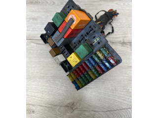 Блок предохранителей 643020   Ford Scorpio    