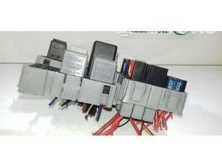 Pojistková skříňka Audi Q7 4L 2007