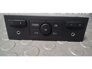 Pojistková skříňka Радио/ проигрыватель / навигация 13115968 Opel Zafira B 2006