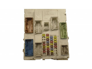 Блок предохранителей BV6N14A073, DJ53117   Ford Focus    