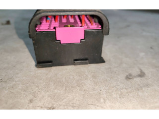 Блок предохранителей Volkswagen Transporter - Caravelle T5