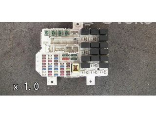 Блок предохранителей MN108320, MN108320 Mitsubishi Colt