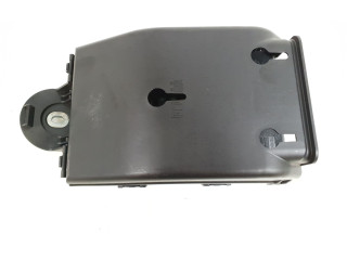 Блок предохранителей 32209198   Volvo S60    