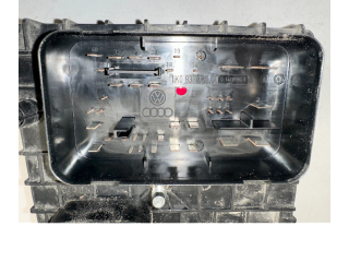 Блок предохранителей 1K0937124K   Audi A3 S3 8P    