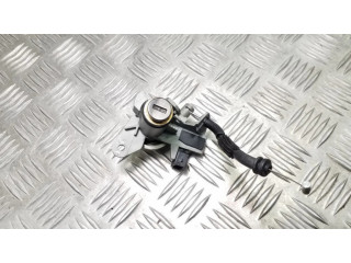 Замок задней крышки (наружный)