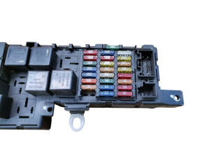Блок предохранителей 8678449, 518828017   Volvo S80    
