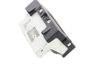 Дисплей       Renault Clio III