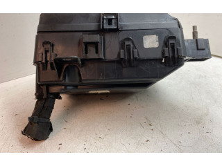 Блок предохранителей  670035172   Maserati Levante    